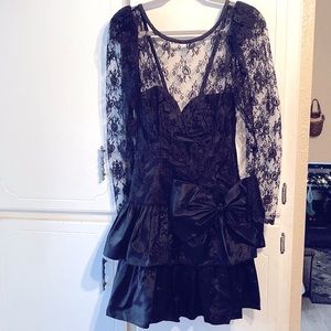 Vintage 80’s dress it’s a beautiful black